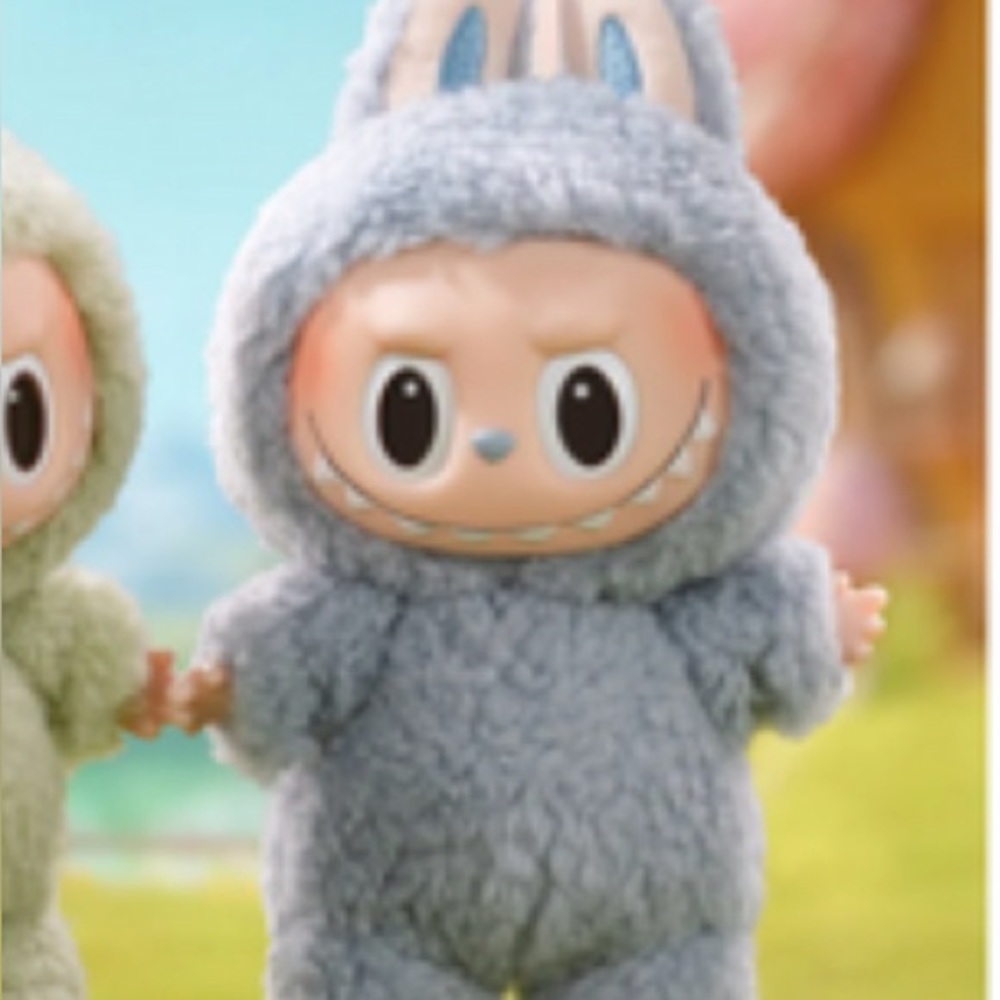 Exciting Macaron Labubu - Sea Salt Coconut